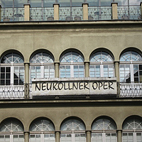 Neuk&ouml;llner Oper (&Oacute;pera de Neuk&ouml;lln)